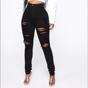 Fashion Nova NWT Distressed Ripped Blanched Jean Black